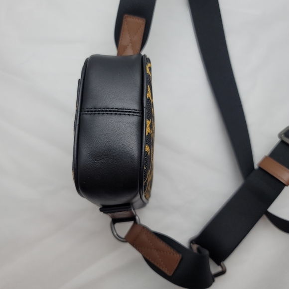 *FINAL PRICE**Rare* Coach Terrain Crossbody With Wavy Animal Print - Picture 6 of 11